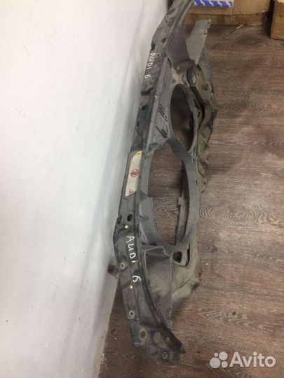 Рамка радиатора Audi A6 4B2