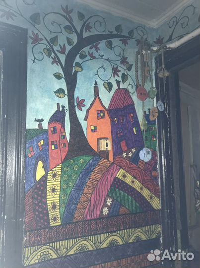 Художник,Дизайнер. (рисую картины-стены,дома )