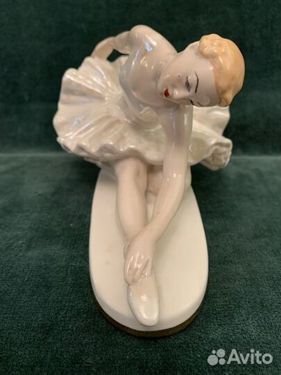 Фарфоровая статуэтка СССР Лебединое озеро лзфи