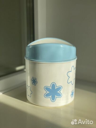 Маленькая мусорка голубая