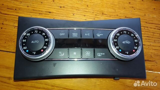 Мерседес GLK блок управления климатом А2049009304