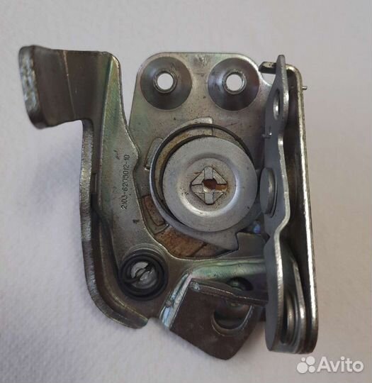 Замок задней правой двери 2106