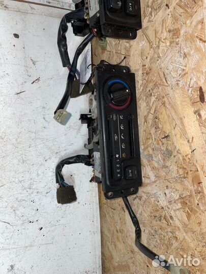 Блок управления отопителем Kia Sportage 1 бензин