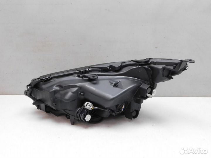 Фара правая Lexus NX200/NX200t/NX300/NX300h