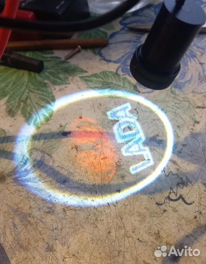 Проектор LADA в двери