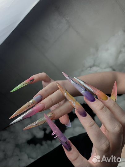 Покрытие ногтей на руках гель-лаком