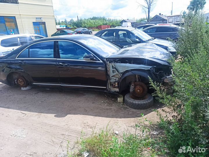 Автомобиль на запчасти Mercedes S-class