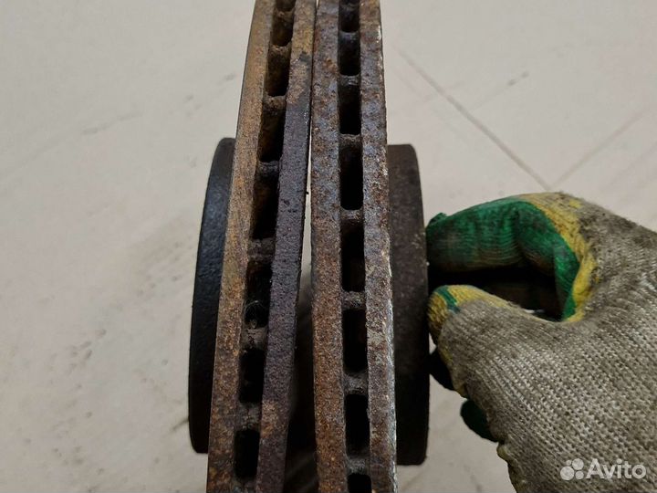 Диск тормозной передний Volkswagen Bora A4 Golf 4