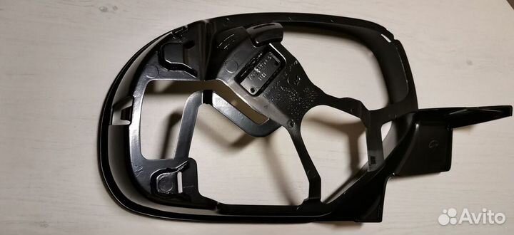 Каркас зеркала Escalade правое 752390AA