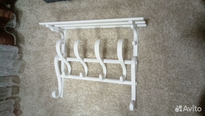 Вешалка настенная