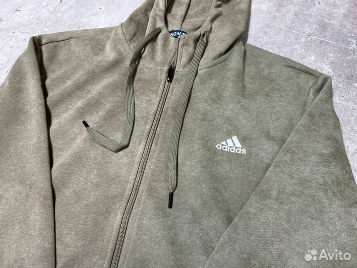 Спортивные костюмы Adidas