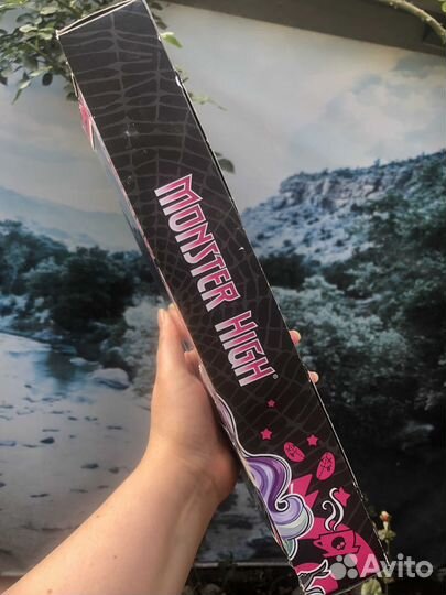 Monster High Twyla Coffin Bean