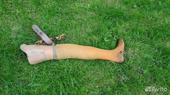 Протез на правую ногу. Привезу бесплатно