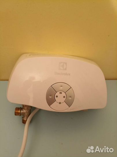 Водонагреватель проточный электрический