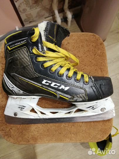 Коньки хоккейные