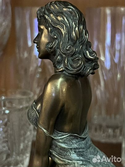 Статуэтка девушка