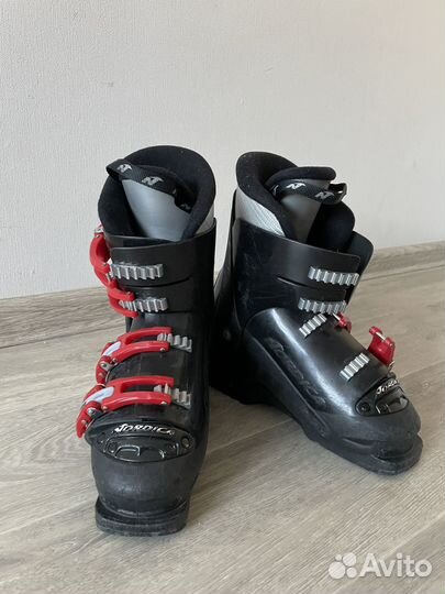 Горнолыжные ботинки Nordica