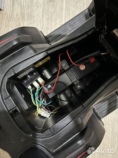 Детский электромобиль