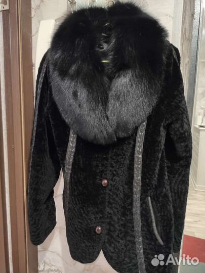 Шуба мутоновая с чернобуркой, норка