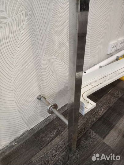 Вешалка напольная настенная