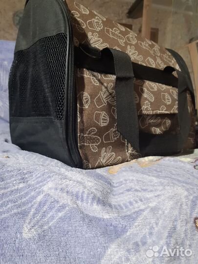 Переноска для кошек и маленьких собак