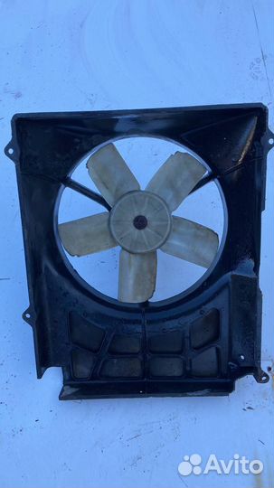 Диффузор вентилятора Audi 90