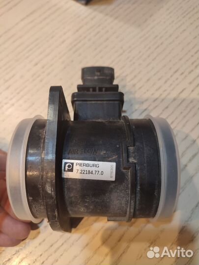 Расходомер (дмрв) воздуха Pierburg 7.22184.77.0