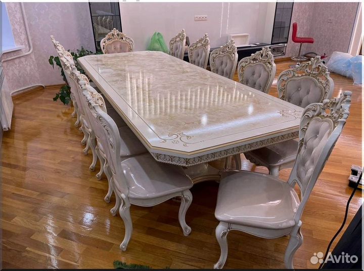 Кухонный стол