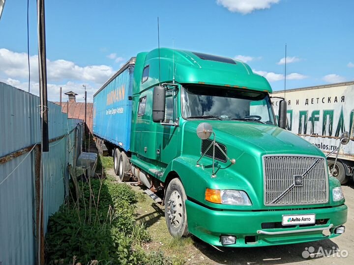 Volvo VNL, 2002