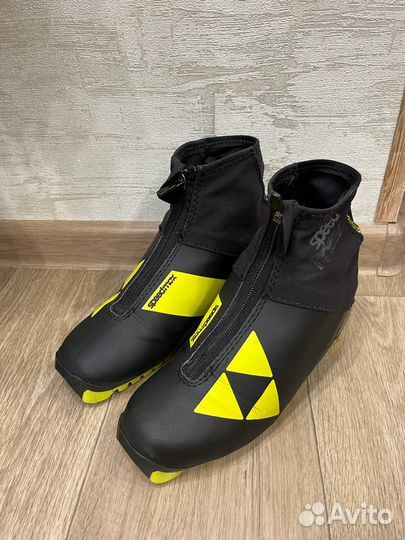 Лыжные ботинки