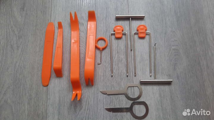Набор инструментов и аксессуаров для авто