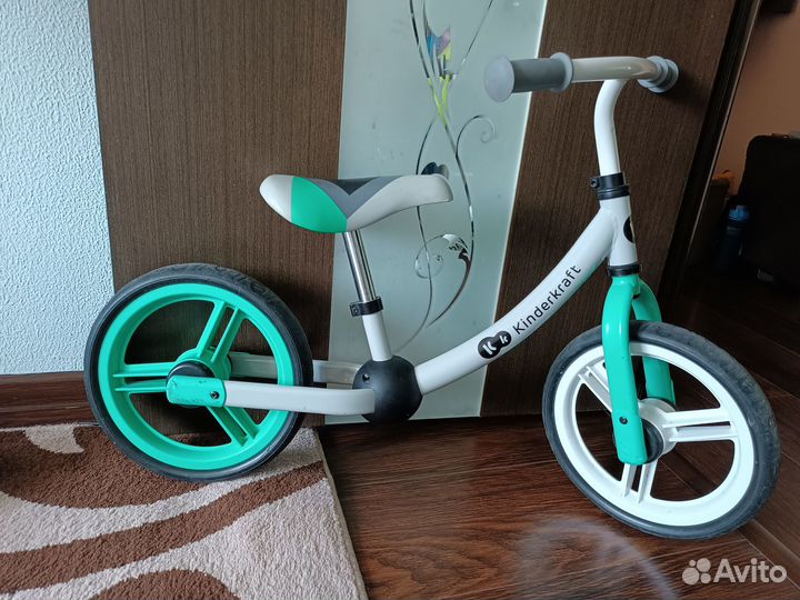 Продам беговел Kinderkraft