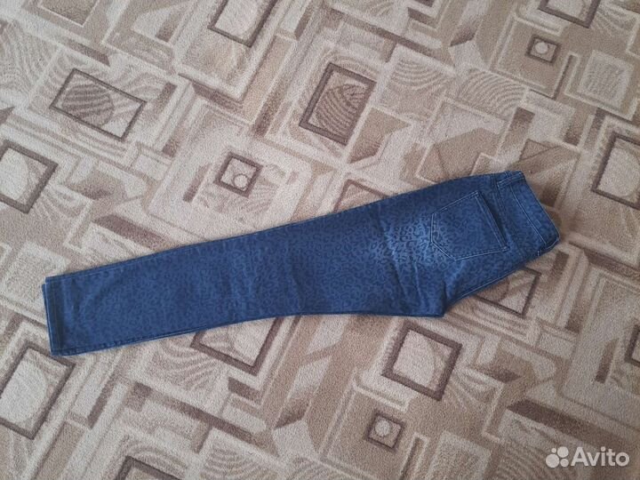Джинсы женские