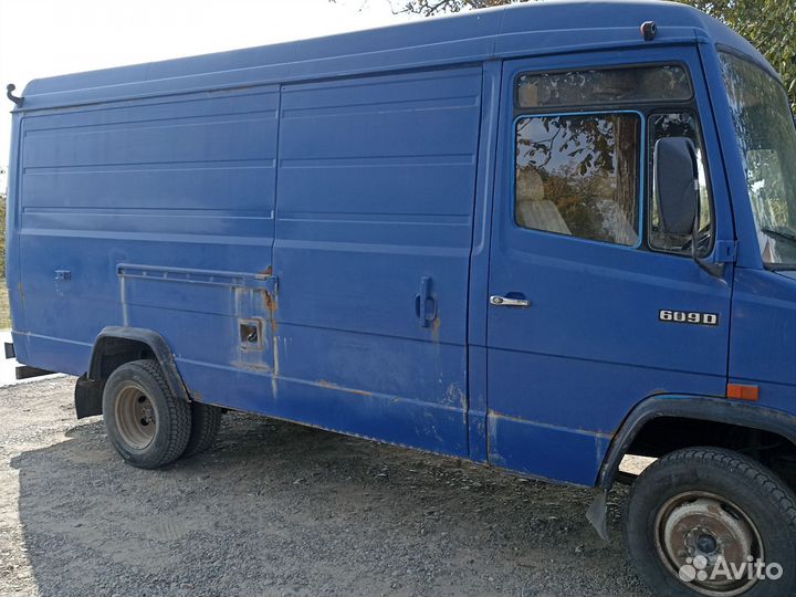 Mercedes-Benz 609D, 1989