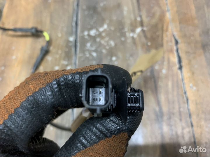 Renault Sandero 2 Датчик ABS передний LH RH