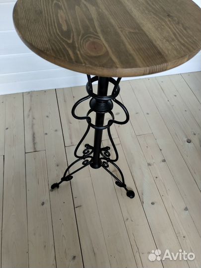 Декоративный столик