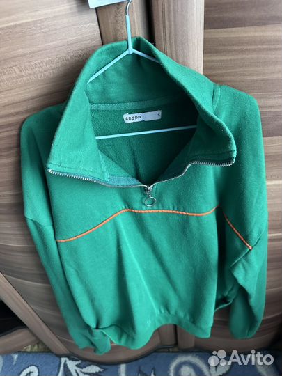 Укороченный свитшот