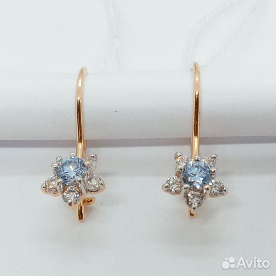 Золотые серьги с камнем