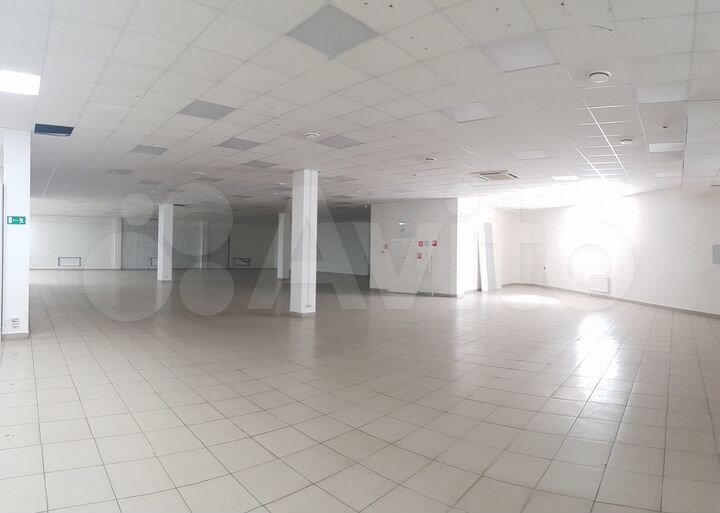 Торговая площадь, 1300 м²