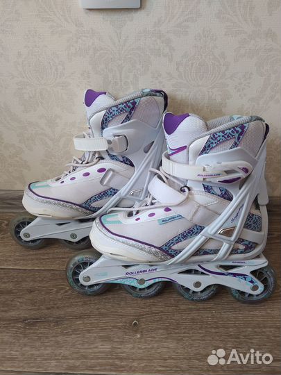 Ролики белые Rollerblade (38,5 р) состояние новых