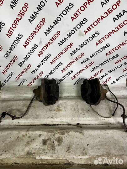 Суппорт передний правый Land Rover Range Rover 3