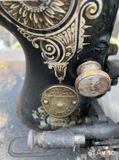 Швейная машина Singer