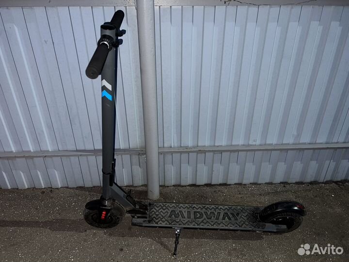 Продам электросамокат midway