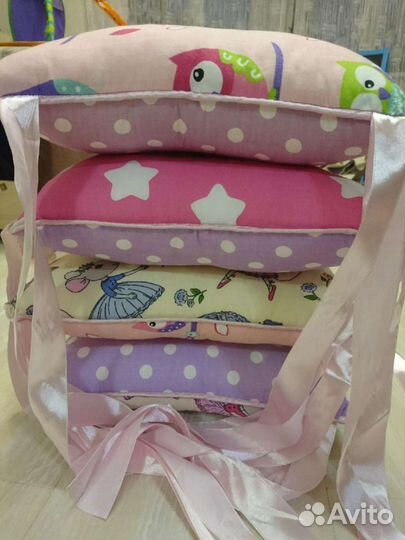 Бортики подушки в кроватку