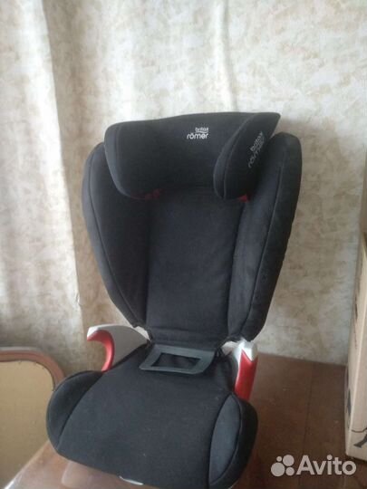 Автомобильное кресло с бустером