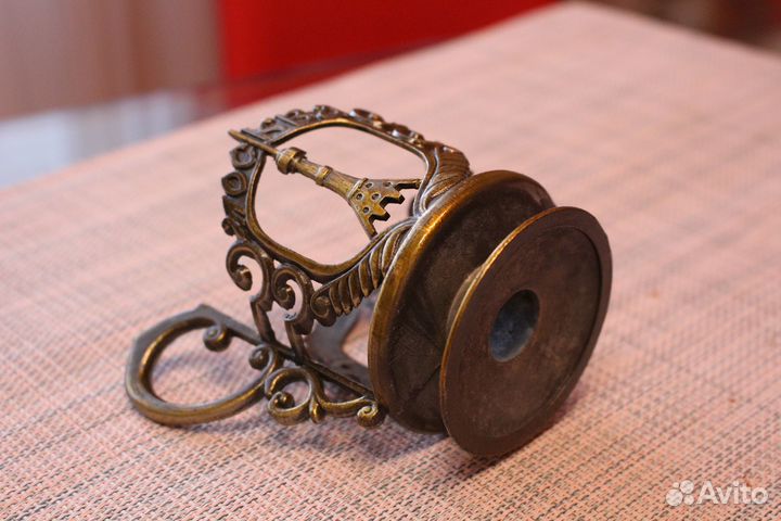 Подстаканник Москва с двумя красными бокалами