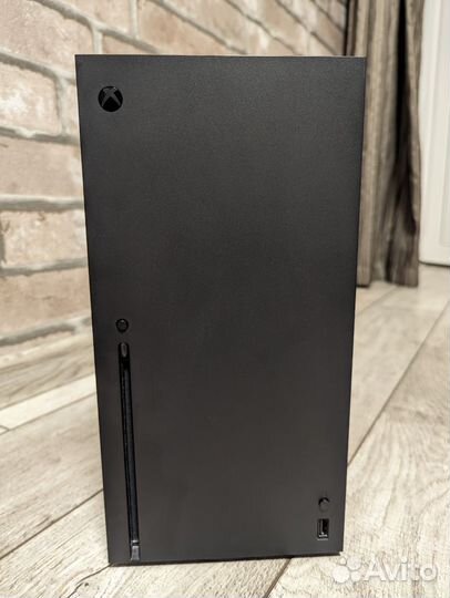 Приставка Xbox Series X 1TB в идеале + 2 геймпада