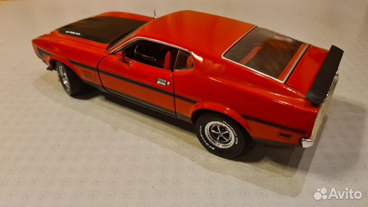 Коллекционная модель 1/18