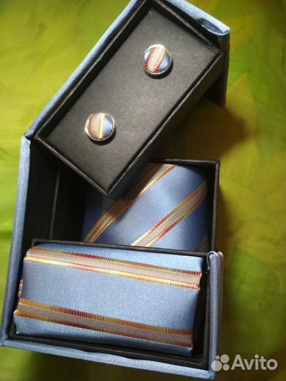 Галстук в коробке