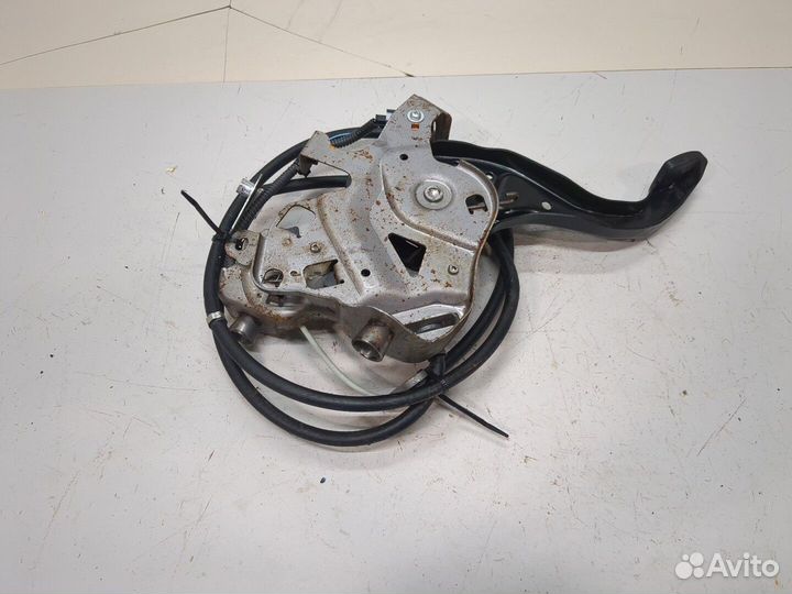 Педаль ручника Toyota Camry XV70, 2019